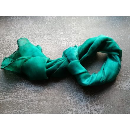 Türkiz zöld színátmenetes kézzel festett hernyóselyem sál stóla